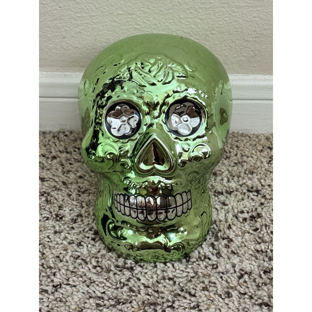 Cocinaware Day Of The Dead Metallic 3D Skull Halloween Decor Green‎ Full Size